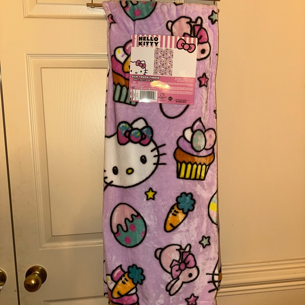 NEW Easter arrival! Hello Kitty Purple Throw Blanket -